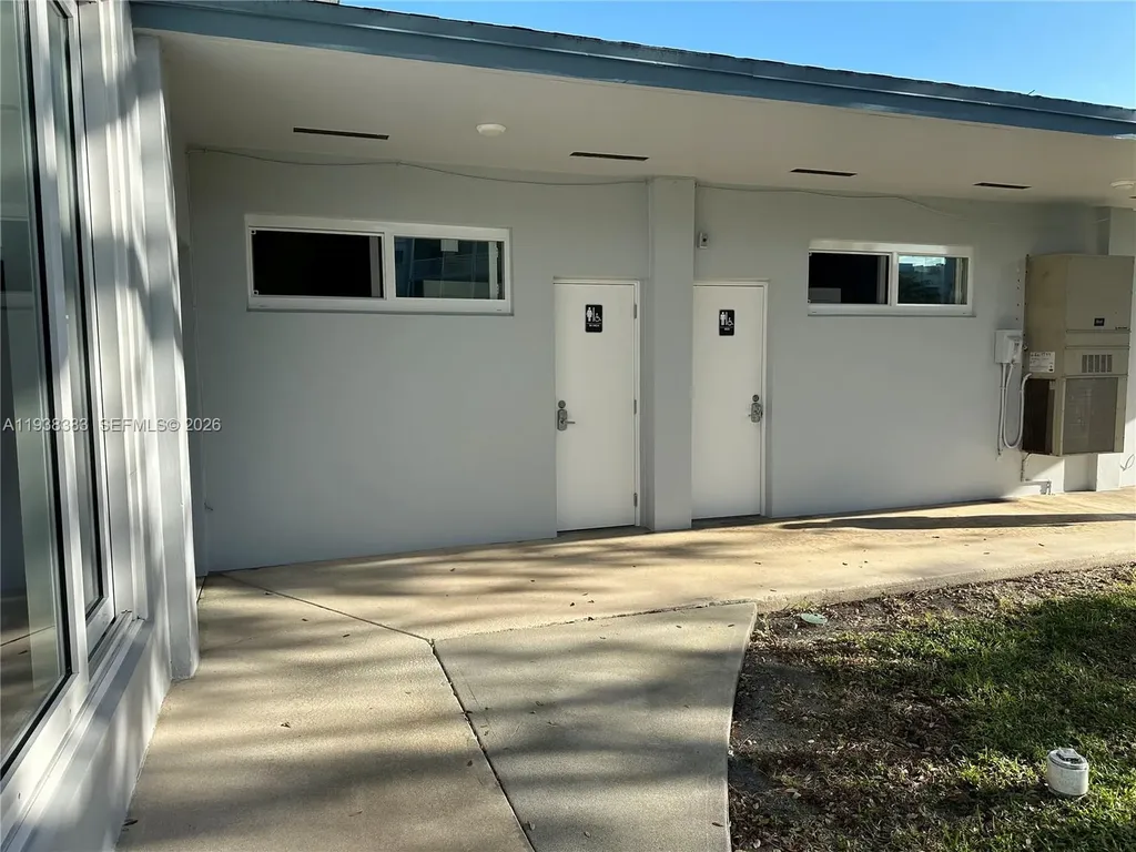 2420 Park Lane Hollywood FL 33021
