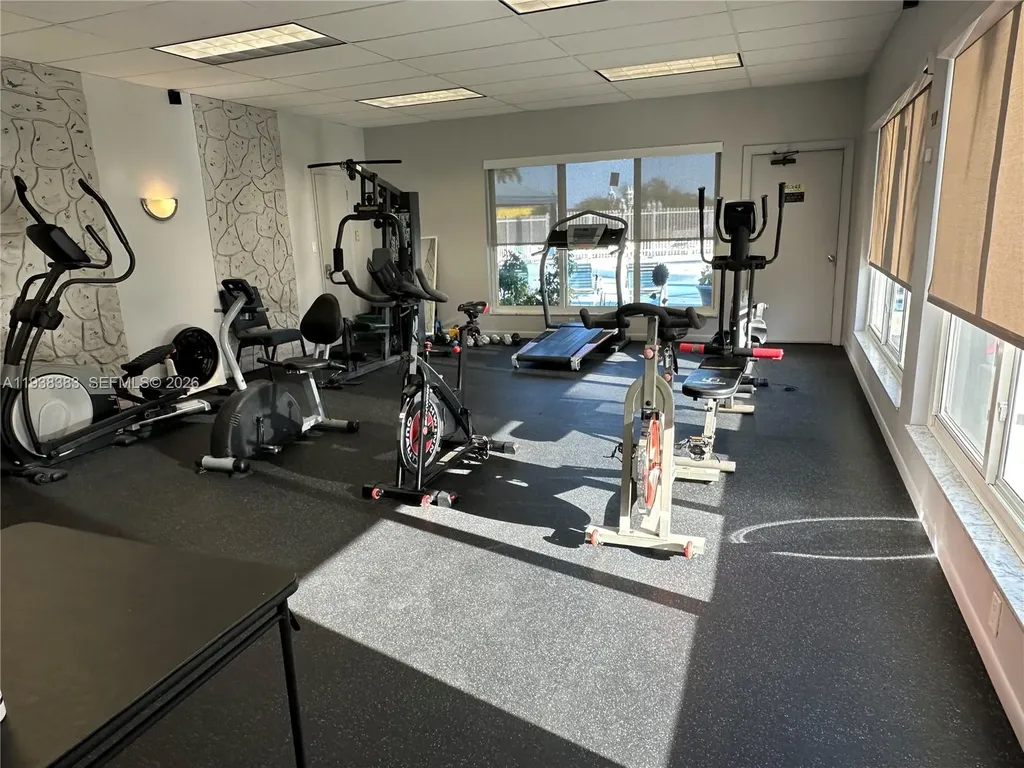 2420 Park Lane Hollywood FL 33021