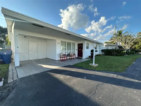 2420 Park Lane Hollywood FL 33021