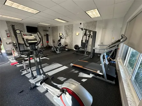 2420 Park Lane Hollywood FL 33021