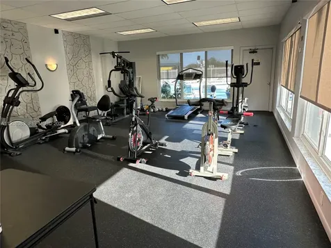 2420 Park Lane Hollywood FL 33021