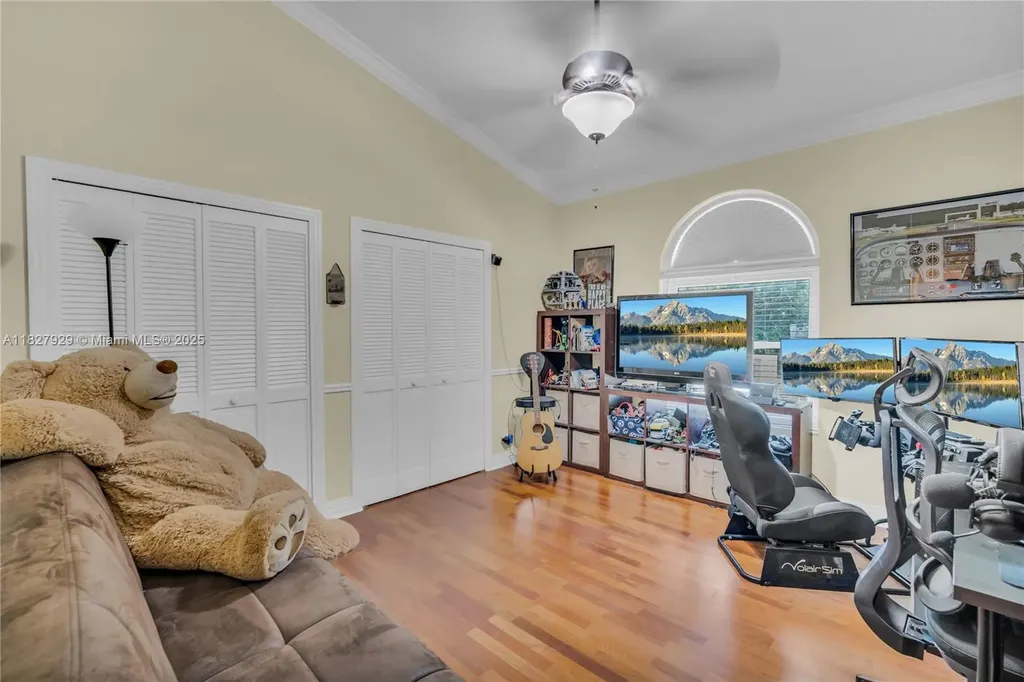 7562 NW 51st Place Coral Springs FL 33067