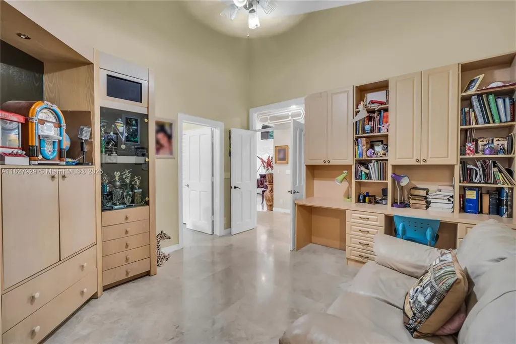 7562 NW 51st Place Coral Springs FL 33067