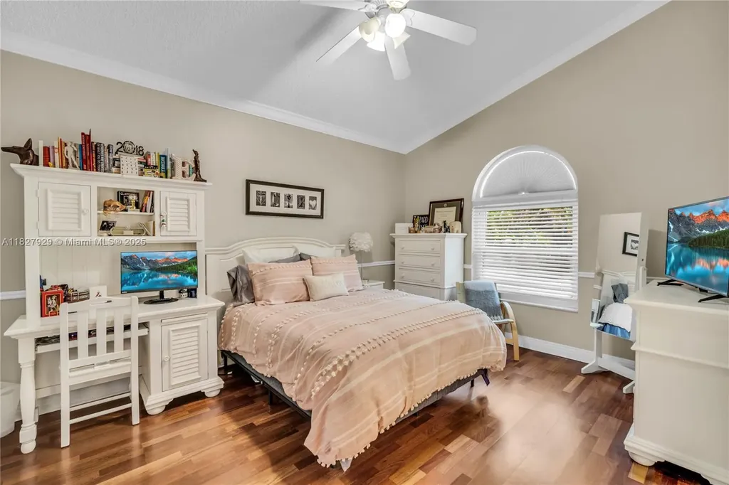 7562 NW 51st Place Coral Springs FL 33067