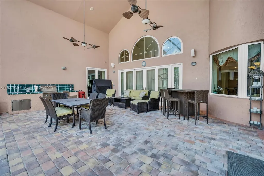 7562 NW 51st Place Coral Springs FL 33067