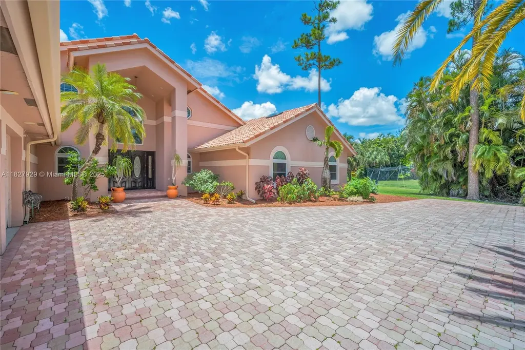 7562 NW 51st Place Coral Springs FL 33067