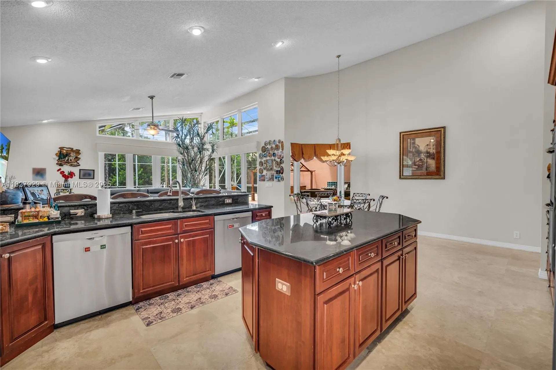 7562 NW 51st Place Coral Springs FL 33067