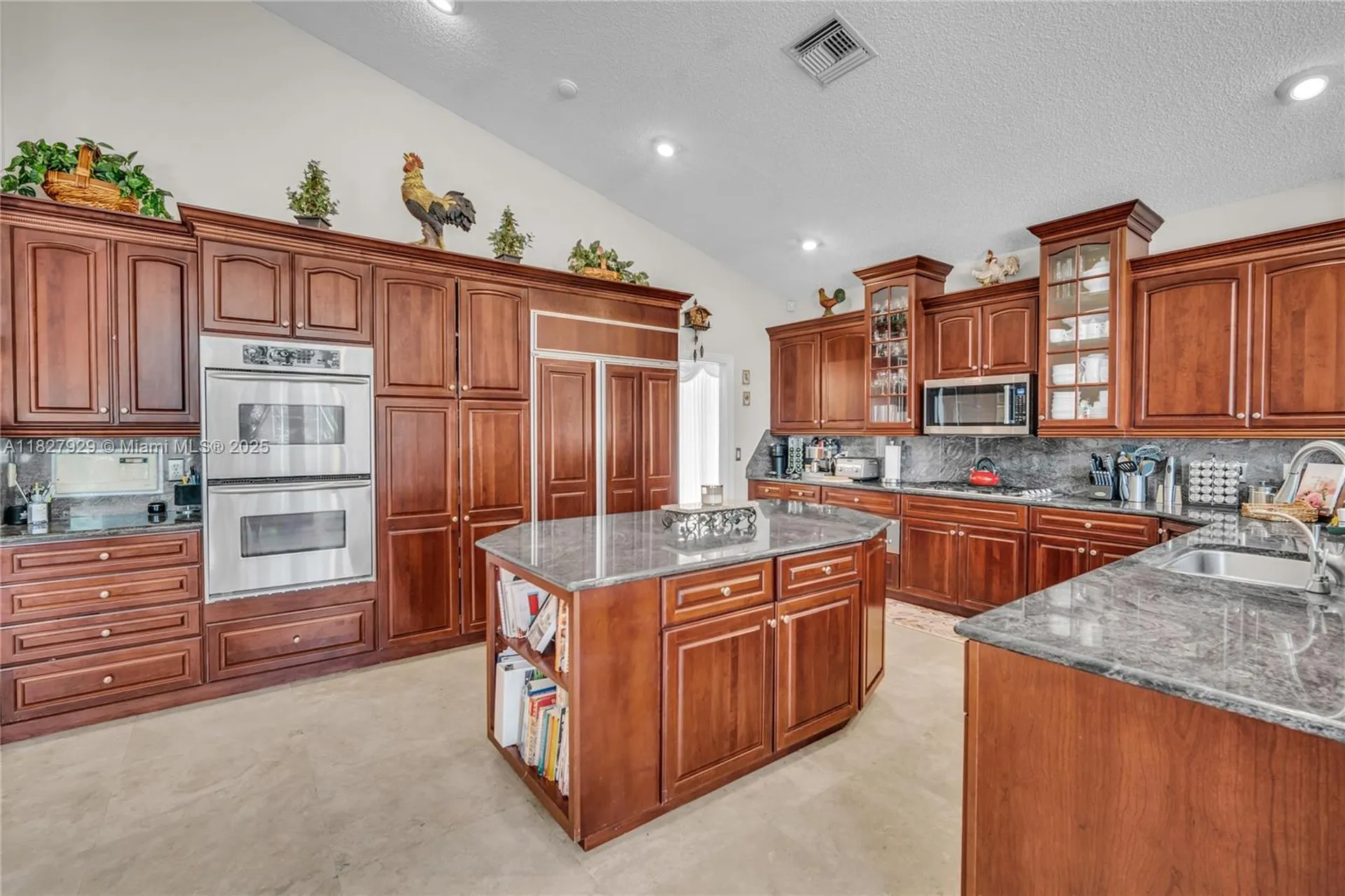 7562 NW 51st Place Coral Springs FL 33067