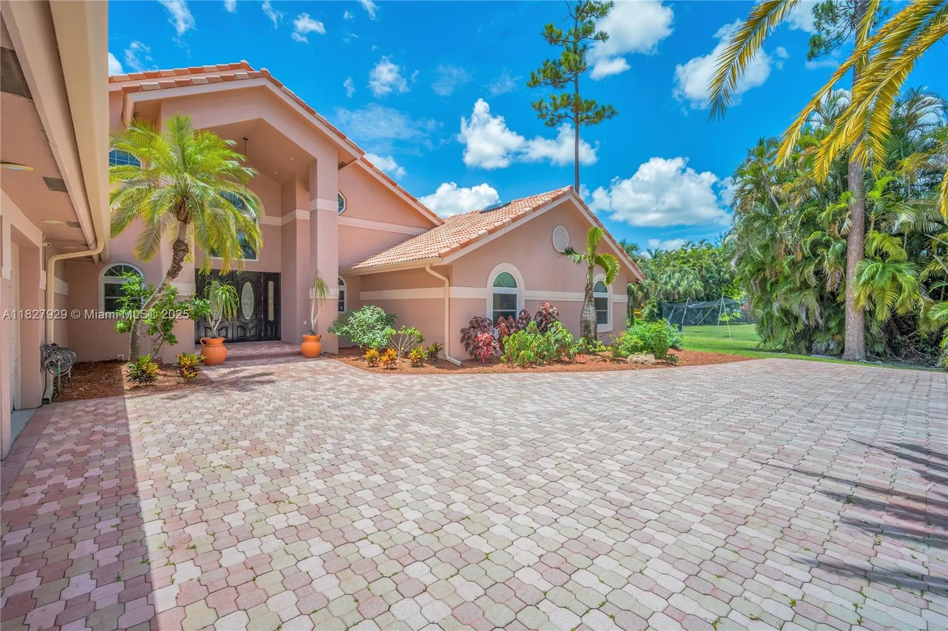 7562 NW 51st Place Coral Springs FL 33067