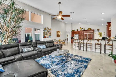 7562 NW 51st Place Coral Springs FL 33067