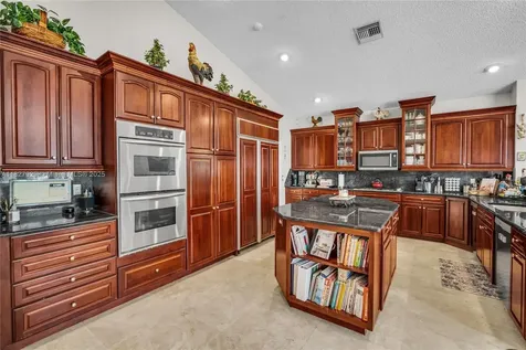 7562 NW 51st Place Coral Springs FL 33067