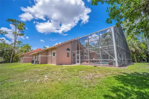 7562 NW 51st Place Coral Springs FL 33067