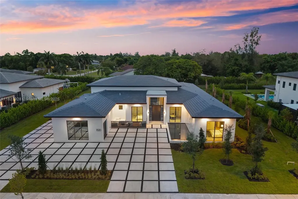 1520 SW 149th Terrace Davie FL 33326