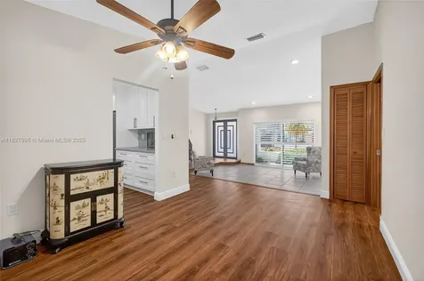 28 SW 136th Place Miami FL 33184