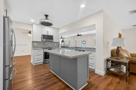 28 SW 136th Place Miami FL 33184