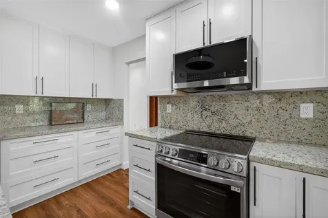 28 SW 136th Place Miami FL 33184