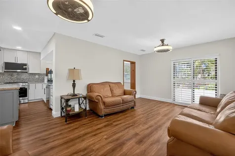 28 SW 136th Place Miami FL 33184