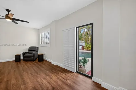 28 SW 136th Place Miami FL 33184
