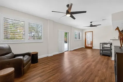 28 SW 136th Place Miami FL 33184