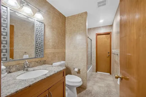 28 SW 136th Place Miami FL 33184