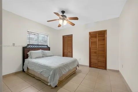 28 SW 136th Place Miami FL 33184