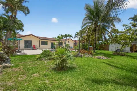 28 SW 136th Place Miami FL 33184