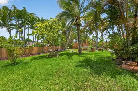 28 SW 136th Place Miami FL 33184