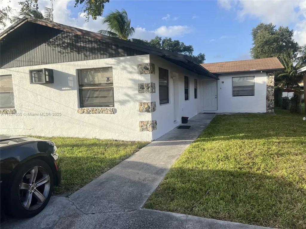 4809 SW 25th Street West Park FL 33023