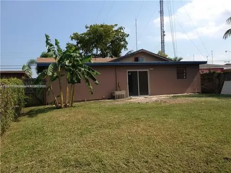 4809 SW 25th Street West Park FL 33023