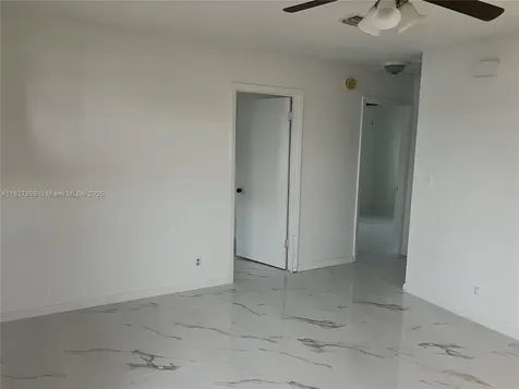 4809 SW 25th Street West Park FL 33023