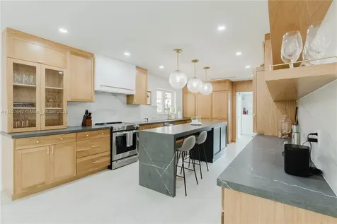 9471 SW 10th Street Miami FL 33174