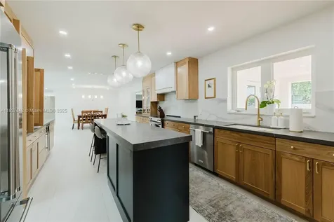 9471 SW 10th Street Miami FL 33174