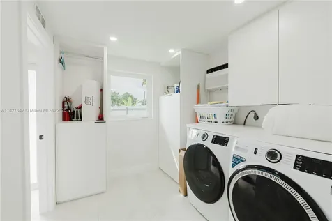 9471 SW 10th Street Miami FL 33174