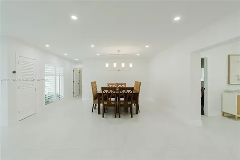9471 SW 10th Street Miami FL 33174