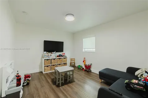 9471 SW 10th Street Miami FL 33174