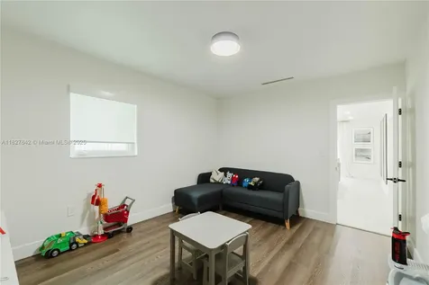 9471 SW 10th Street Miami FL 33174