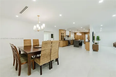 9471 SW 10th Street Miami FL 33174