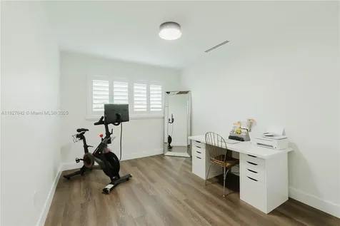 9471 SW 10th Street Miami FL 33174
