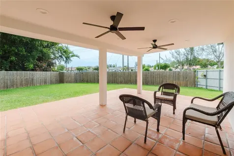 9471 SW 10th Street Miami FL 33174
