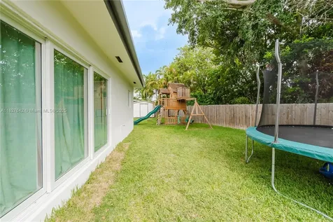 9471 SW 10th Street Miami FL 33174