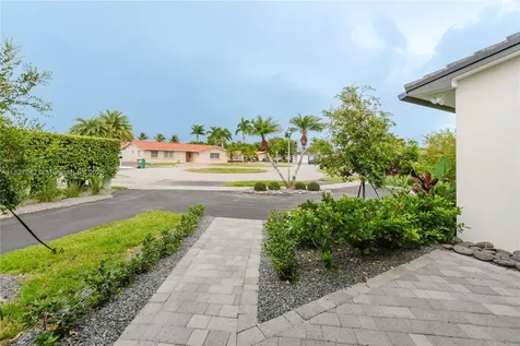 9471 SW 10th Street Miami FL 33174