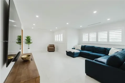 9471 SW 10th Street Miami FL 33174
