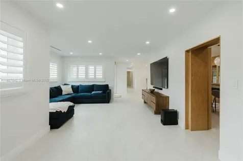 9471 SW 10th Street Miami FL 33174