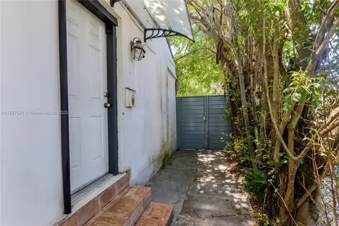 2125 SW 26th Street Miami FL 33133