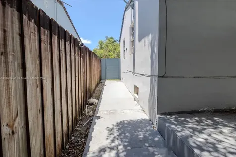 2125 SW 26th Street Miami FL 33133