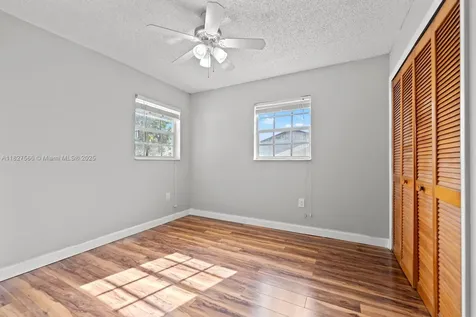 20155 E Oakmont Circle Hialeah FL 33015