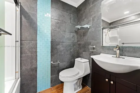 20155 E Oakmont Circle Hialeah FL 33015