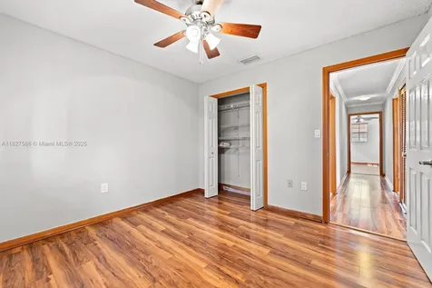 20155 E Oakmont Circle Hialeah FL 33015