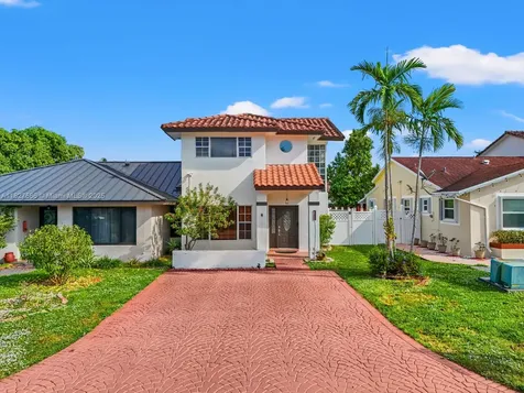 20155 E Oakmont Circle Hialeah FL 33015