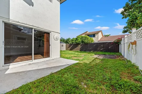 20155 E Oakmont Circle Hialeah FL 33015